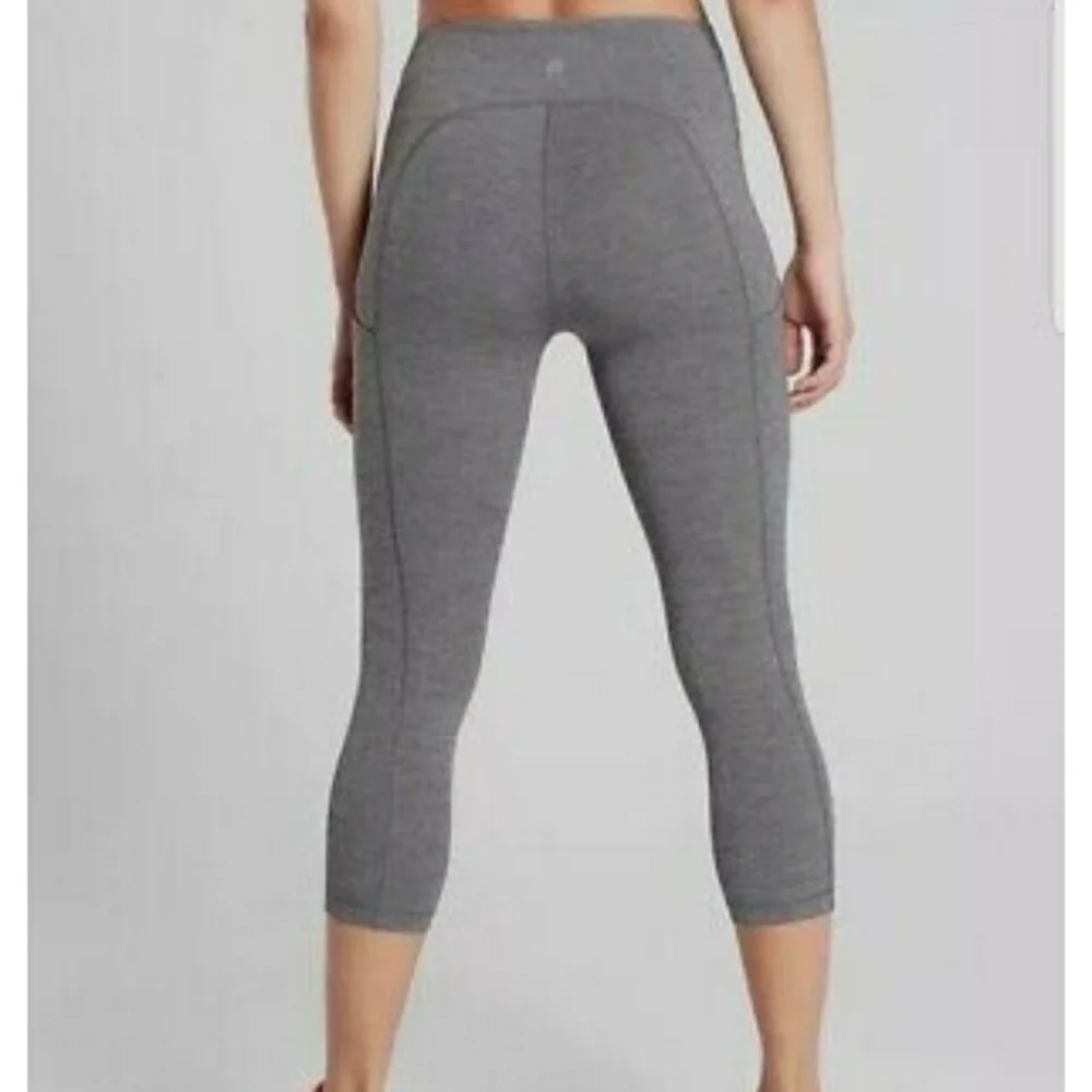 Athleta Sz XS Ultimate Stash Pocket Capri Gray - Picture 2 of 15